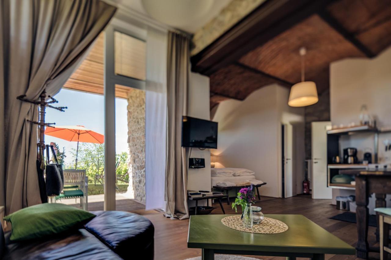Winzarei, Weingut Tement Villa Berghausen Bagian luar foto